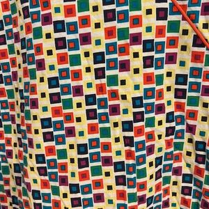 Scrub top multicolor fits like L with tie in back 2 pockets